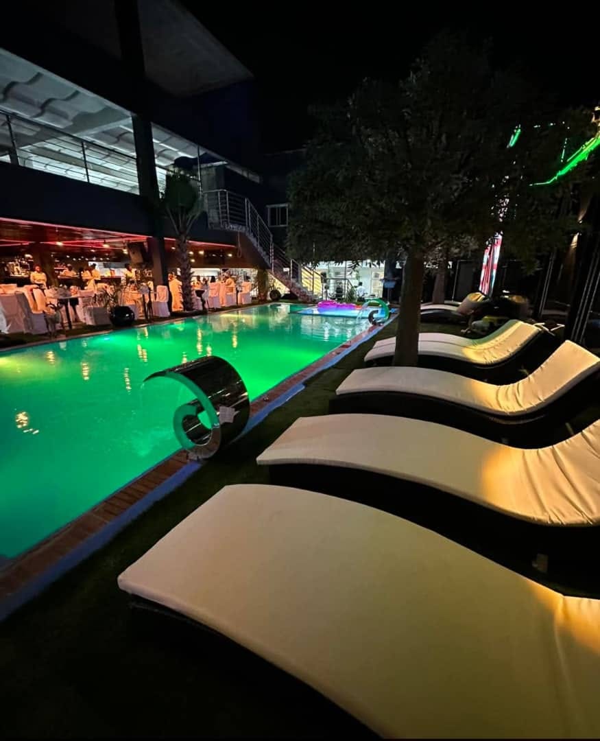 Pool detail 4